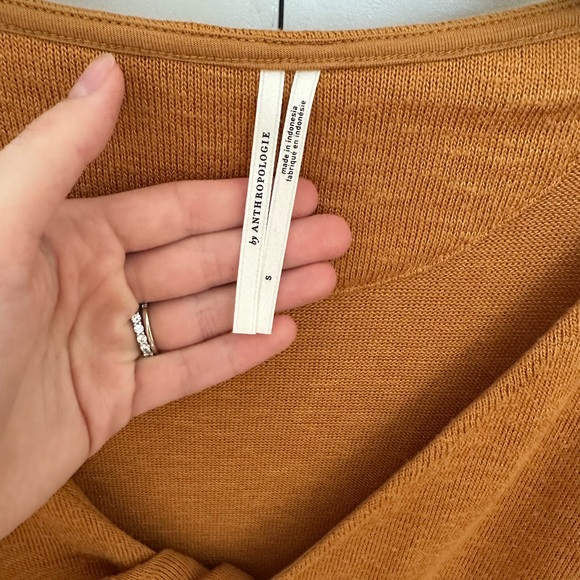 Anthropologie, Twist Front Balloon Sleeve Cropped Sweater in Mustard, Size S - Picture 4 of 7